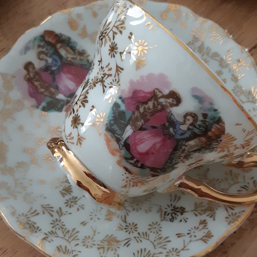 Antique Cappuccino  coffee   or tea ...Set of 4